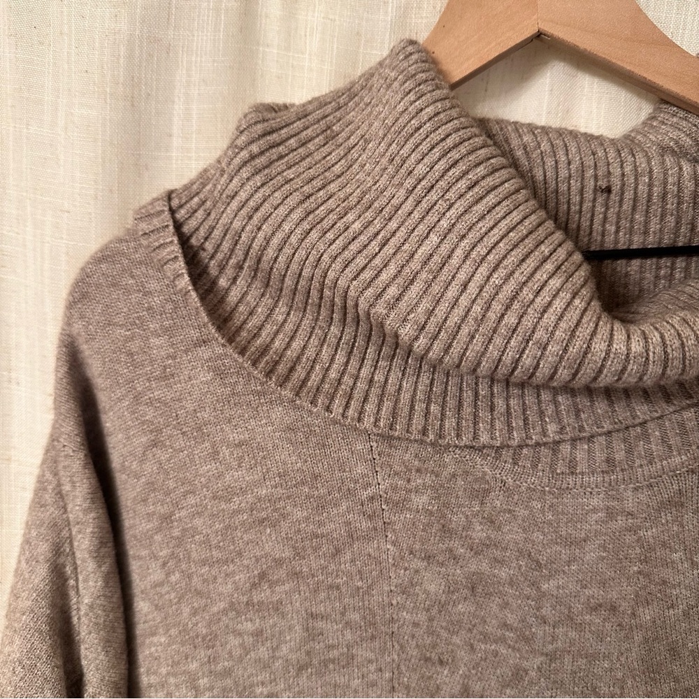 Sweater - Picture 3 of 7